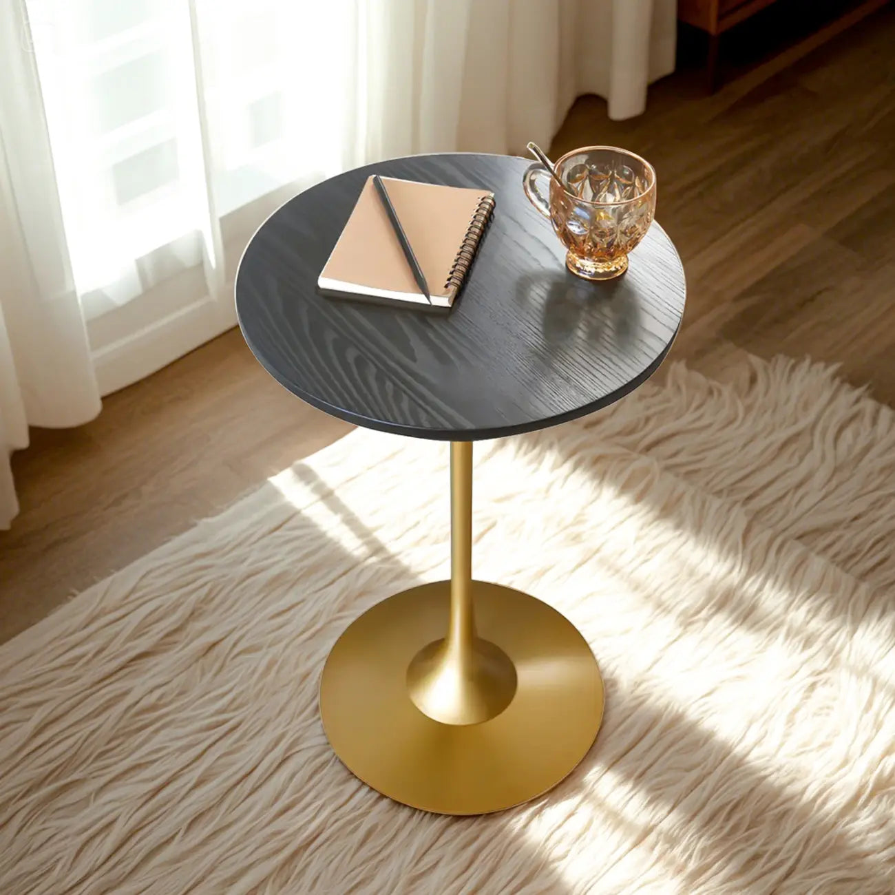 Table d'appoint ronde minimaliste en bois brun avec piètement en métal