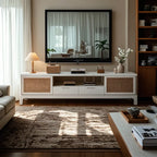 Meuble TV bohème en rotin et bois blanc avec rangement