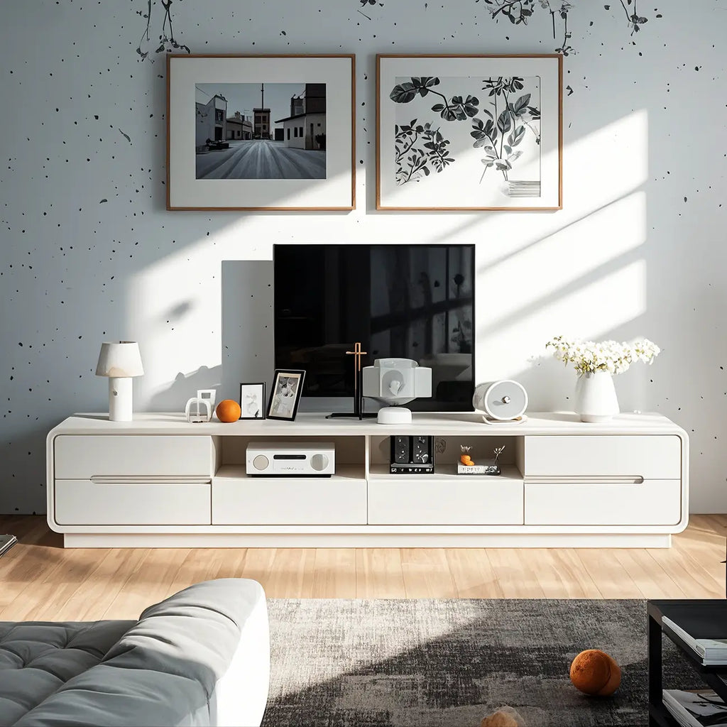Meuble TV minimaliste en bois blanc avec rangements ouverts et tiroirs