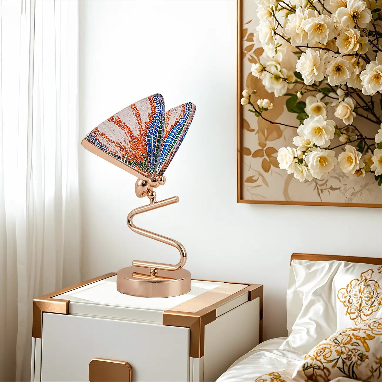 Lampe de table glamour en acrylique doré en forme de papillon