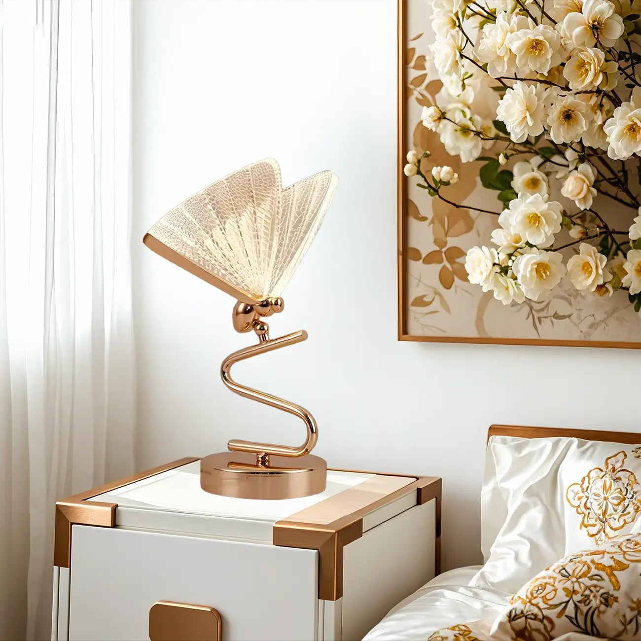 Lampe de table glamour en acrylique doré en forme de papillon