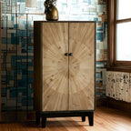 Charmante commode en bois, finition naturelle