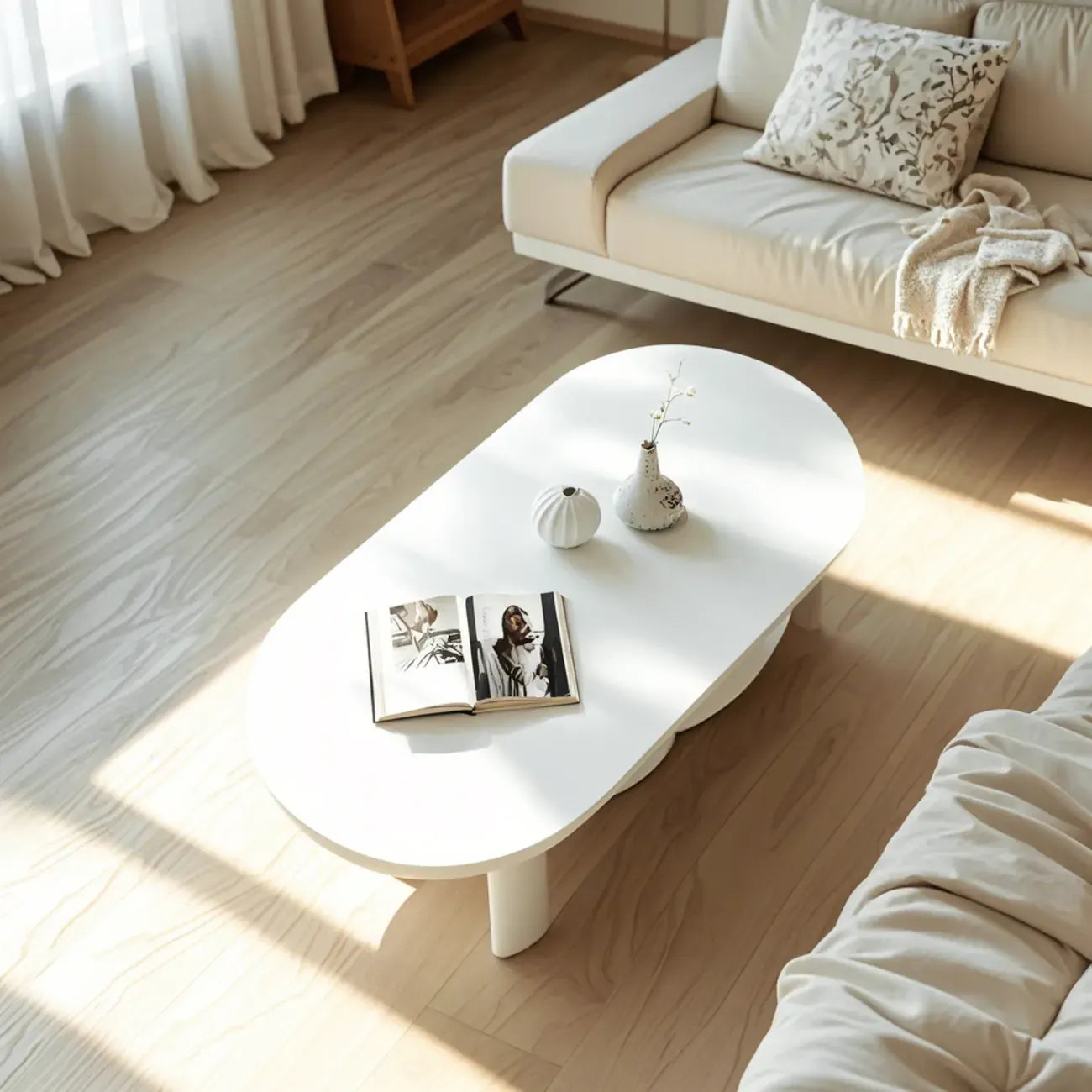 Table basse ovale blanche minimaliste avec rangement pour usage intérieur