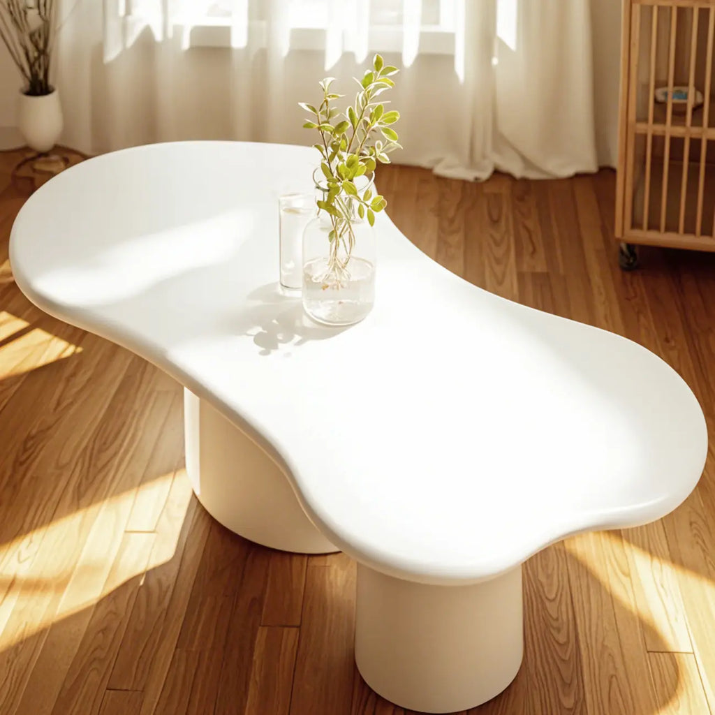 Table basse ovale crème moderne de style minimaliste