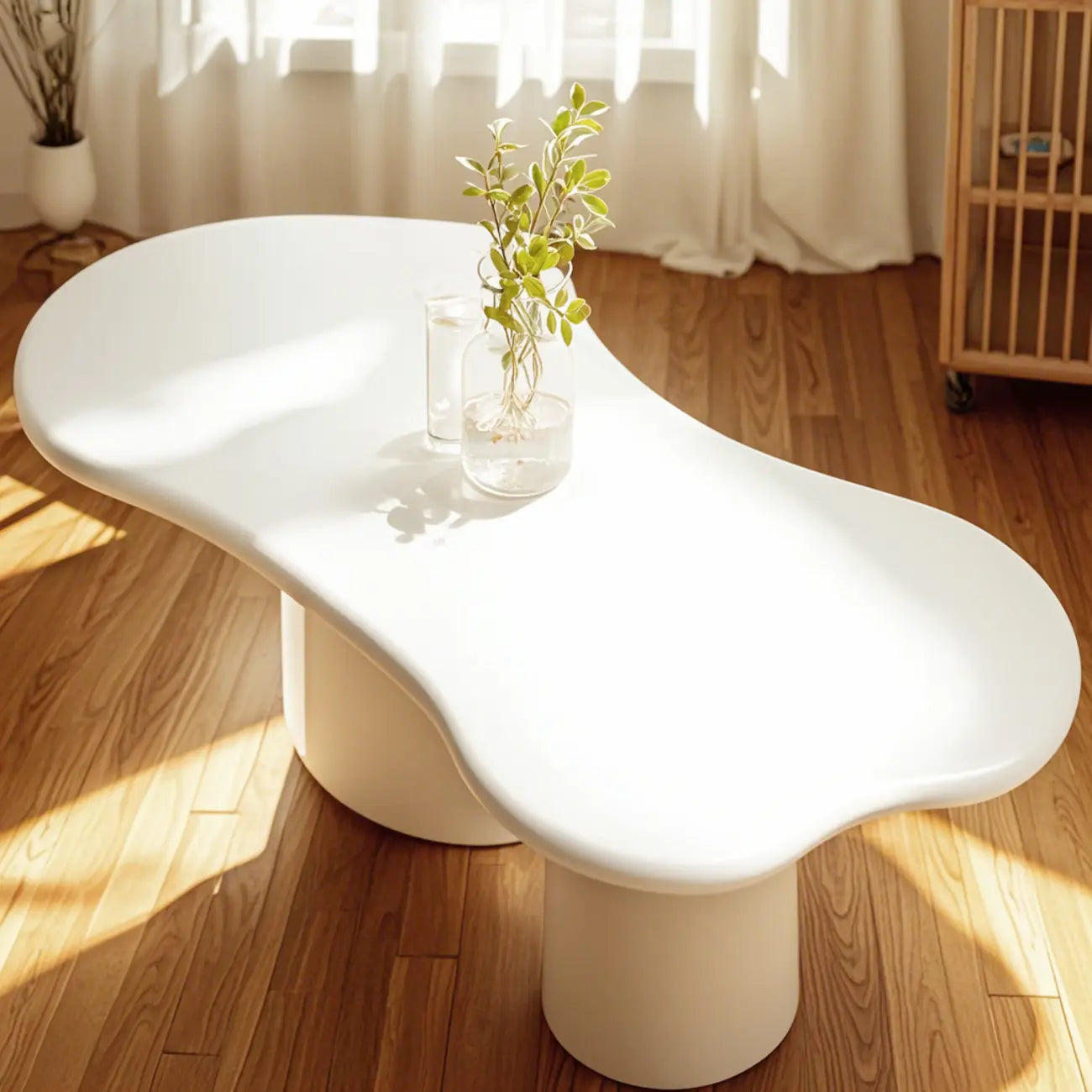 Table basse ovale crème moderne de style minimaliste