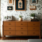 Commode minimaliste en bois marron avec tiroirs pour chambre à coucher