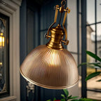 Suspension industrielle en verre ambré à dôme pour usage intérieur