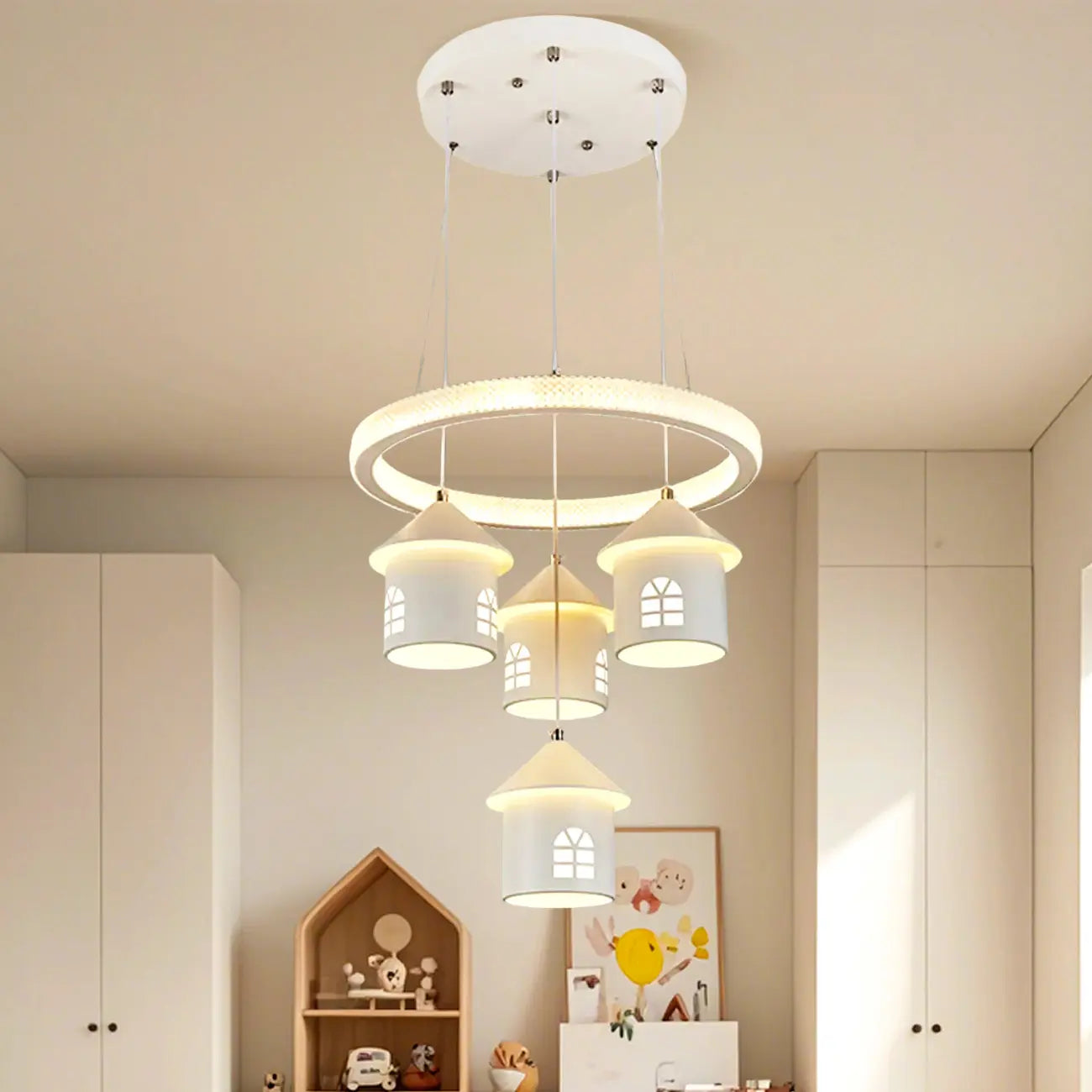 Lustre moderne à 4 lumières LED au design unique.