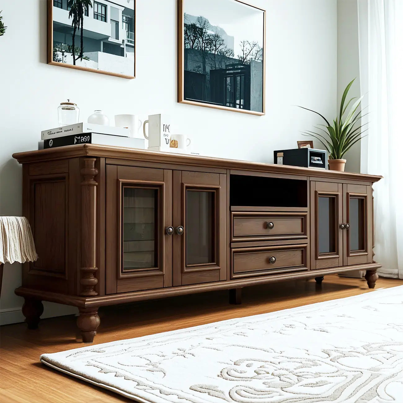 Meuble TV traditionnel long en bois brun avec gestion des câbles