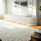 Meuble TV moderne en bois blanc, long et cannelé, avec tiroirs (79 pouces)