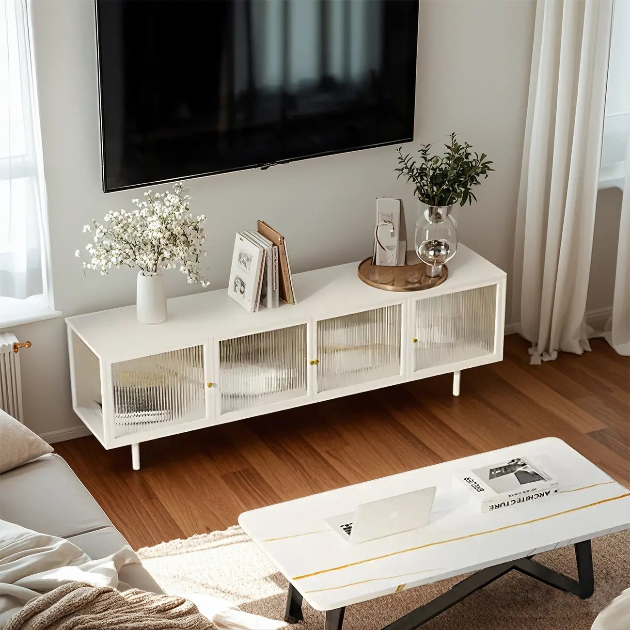 Meuble TV industriel avec porte en verre noir et étagère en métal