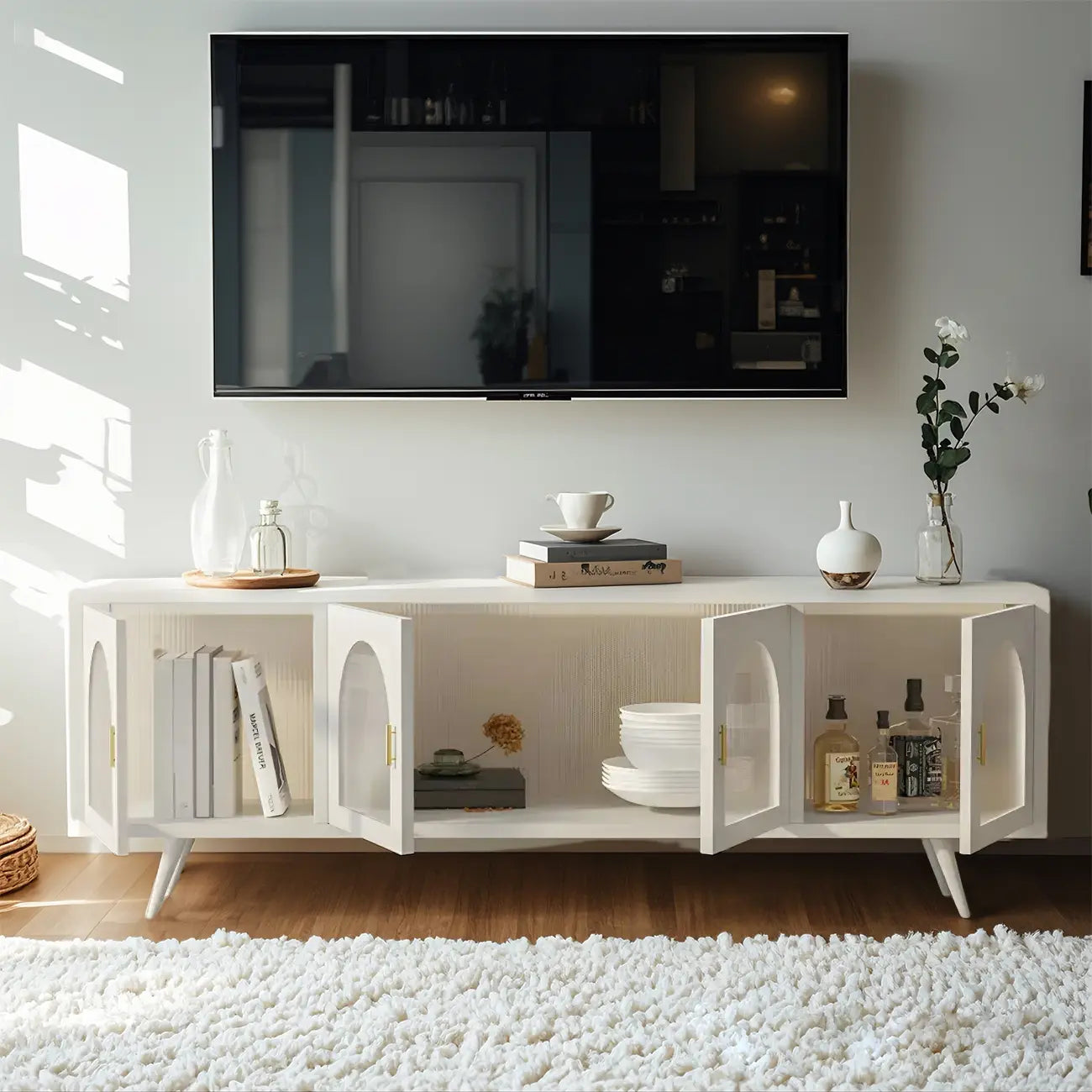 Meuble TV industriel avec porte en verre noir et étagère en métal
