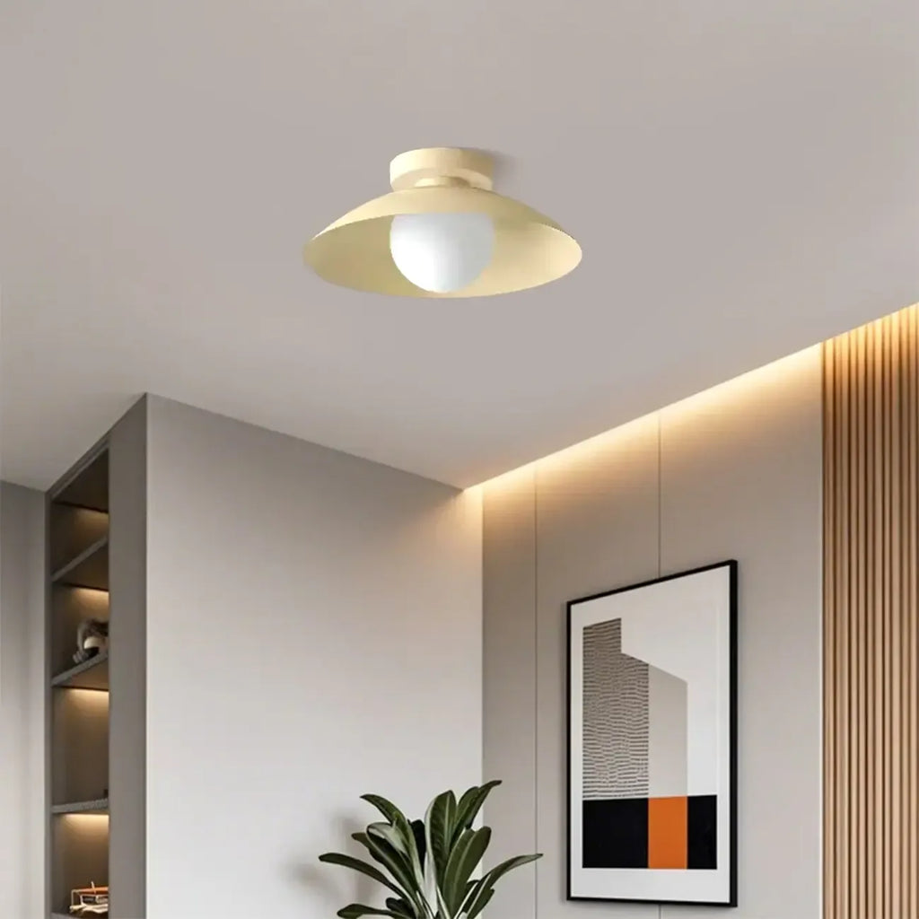 Plafonnier semi-encastré moderne en métal beige, mini dôme