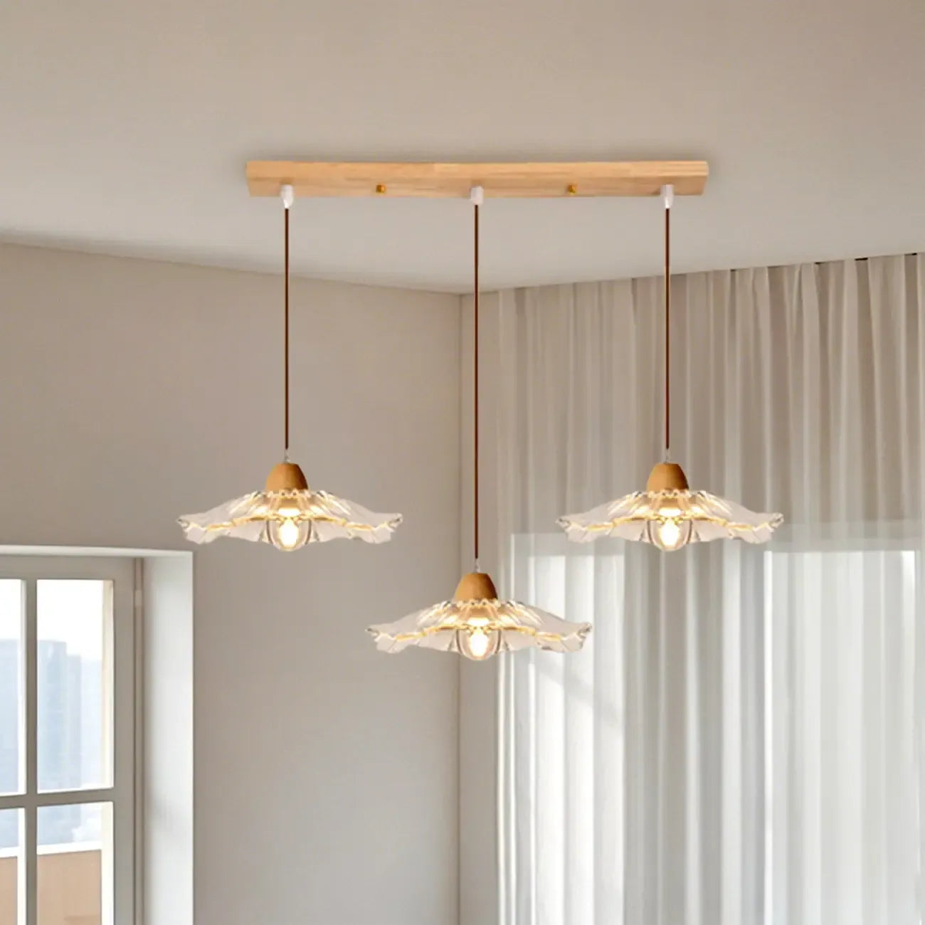 Suspension florale élégante en verre transparent à 3 lumières