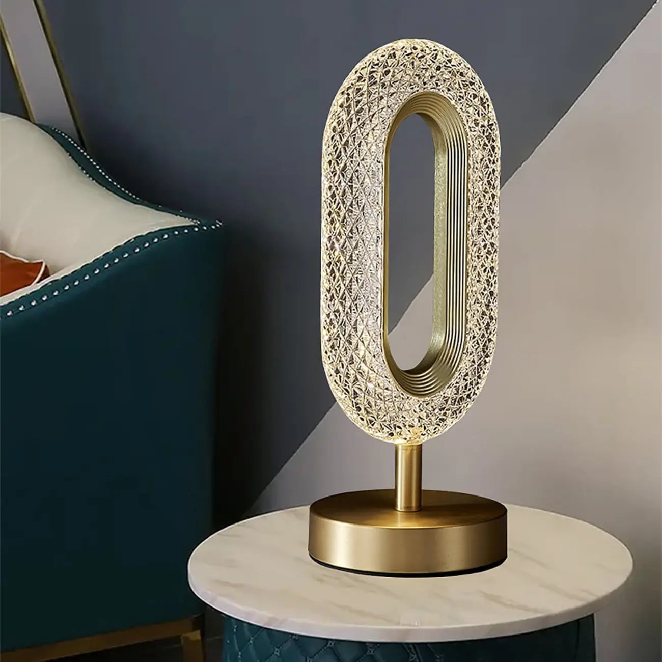 Lampe de table LED Art Déco de luxe en forme d'anneau en laiton doré et acrylique