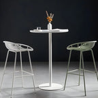 Table de bar ronde contemporaine avec plateau en bois pour les repas