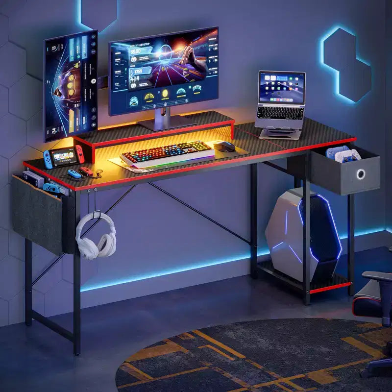 Bureau de jeu LED Bestier 61 pouces avec support d'écran et étagères, bureau d'ordinateur avec tiroirs et crochets, poste de travail PC Gamer avec sacs latéraux