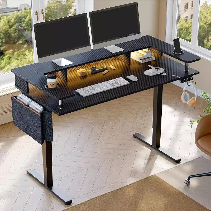 Scrivania in Piedi Bestier da 58 pollici con Supporto Monitor, Scrivania Computer a LED Regolabile in Altezza con Spazio di Archiviazione e Gancio, Scrivania per Lavoro in Piedi per Ufficio Domestico e Scrittura