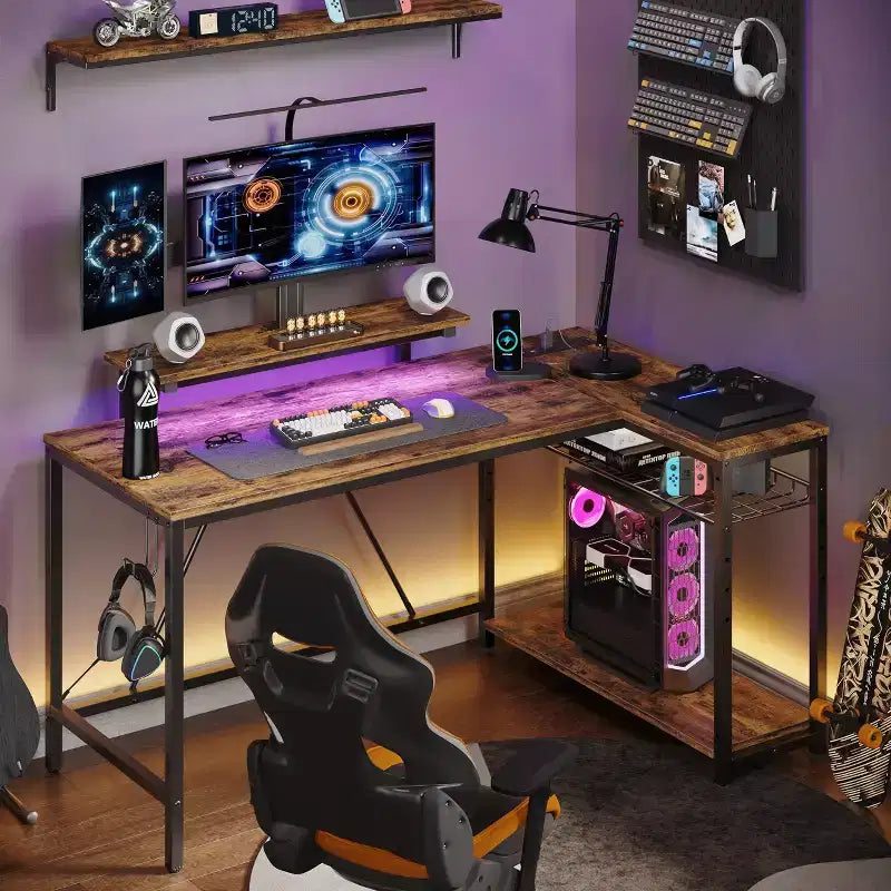Bureau de jeu Bestier 52 avec lumières LED, bureau en forme de L avec prise de courant et support d'écran, bureau d'angle pour ordinateur