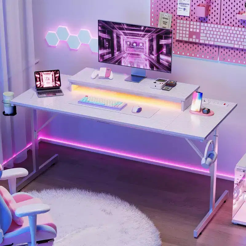 Bureau de jeu Bestier de 52 pouces avec multiprise et support de moniteur LED pour bureau à domicile