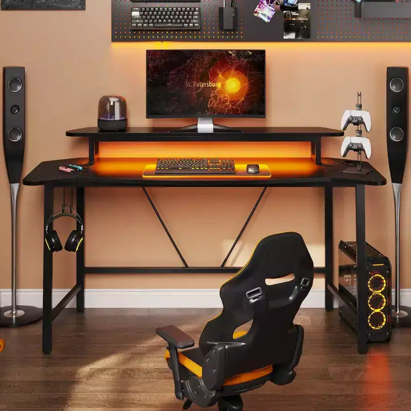 Bestier 63 Scrivania da gaming con luce LED e supporto per monitor, scrivania per computer con portabicchieri e gancio per cuffie, workstation da gamer moderna per ufficio domestico, nero