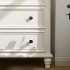 Commode classique en bois blanc à 5 tiroirs