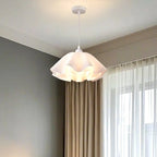 Suspension florale superposée en acrylique blanc pour un salon élégant