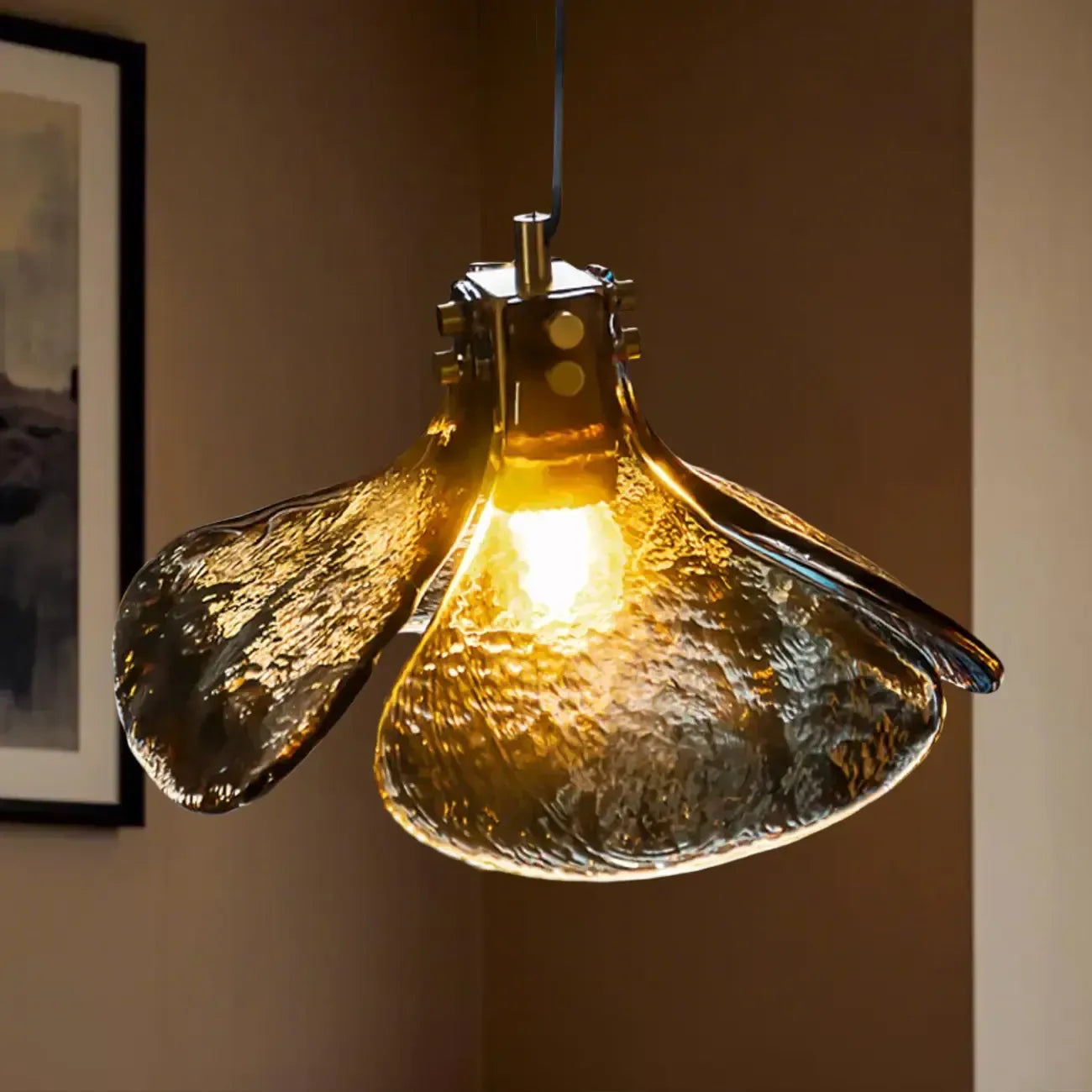 Suspension moderne en pétales de verre doré pour salon