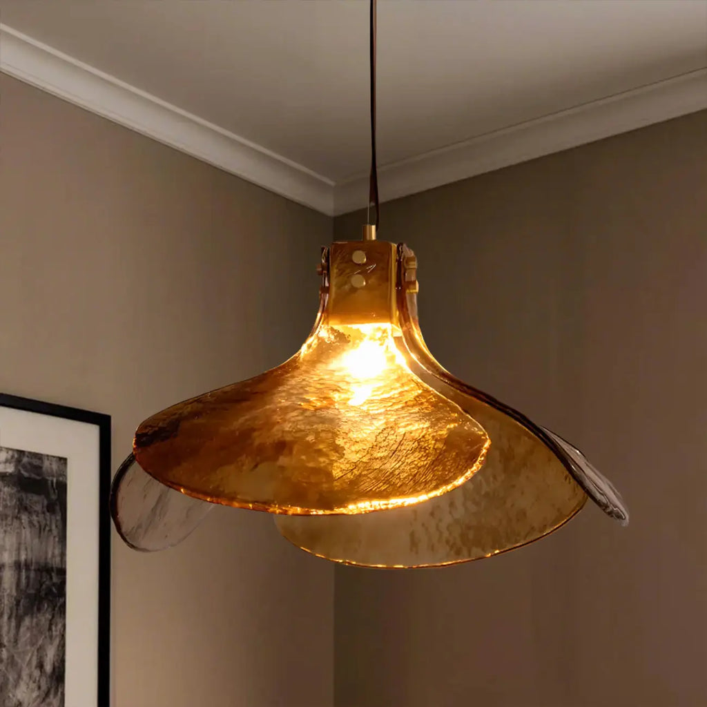 Suspension moderne en pétales de verre doré pour salon