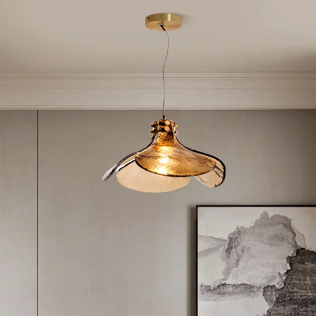 Suspension moderne en pétales de verre doré pour salon