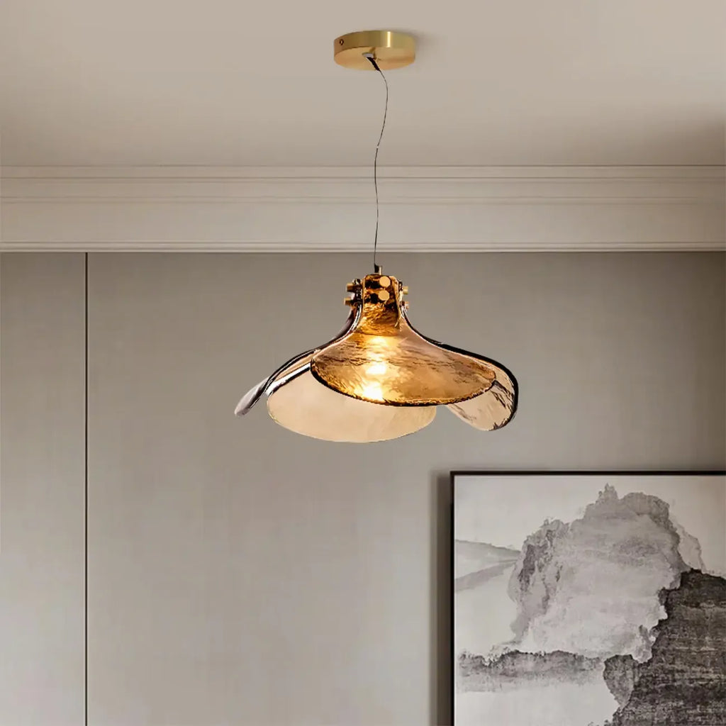 Suspension moderne en pétales de verre doré pour salon