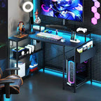 Scrivania da gioco a L Costway da 48 pollici con luci LED e prese di corrente, ripiani portaoggetti, marrone/nero