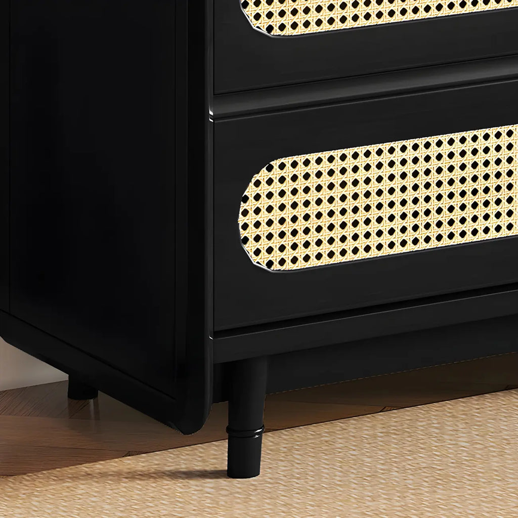 Commode d'appoint en rotin et bois brun avec plusieurs tiroirs