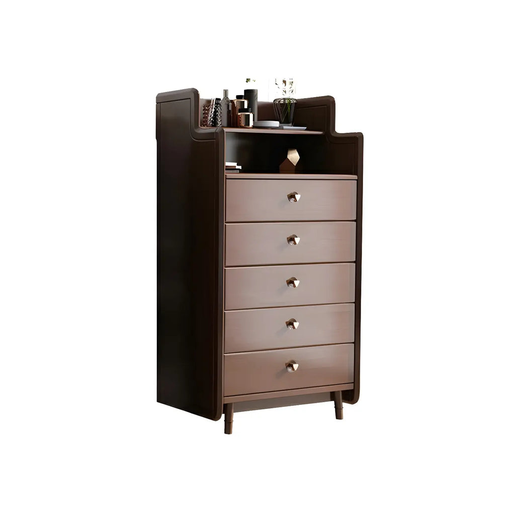 Commode d'appoint en rotin et bois brun avec plusieurs tiroirs
