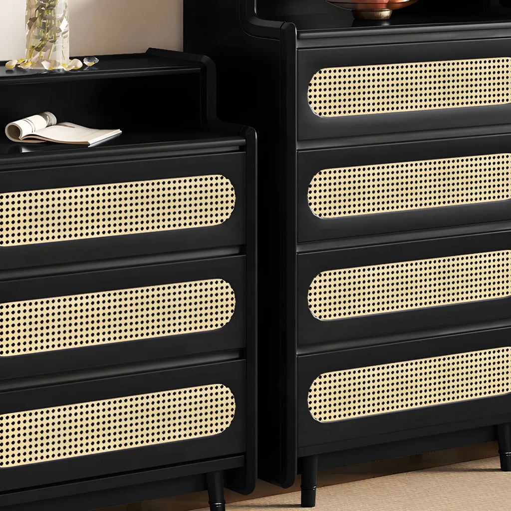 Commode d'appoint en rotin et bois brun avec plusieurs tiroirs