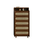 Commode d'appoint en rotin et bois brun avec plusieurs tiroirs