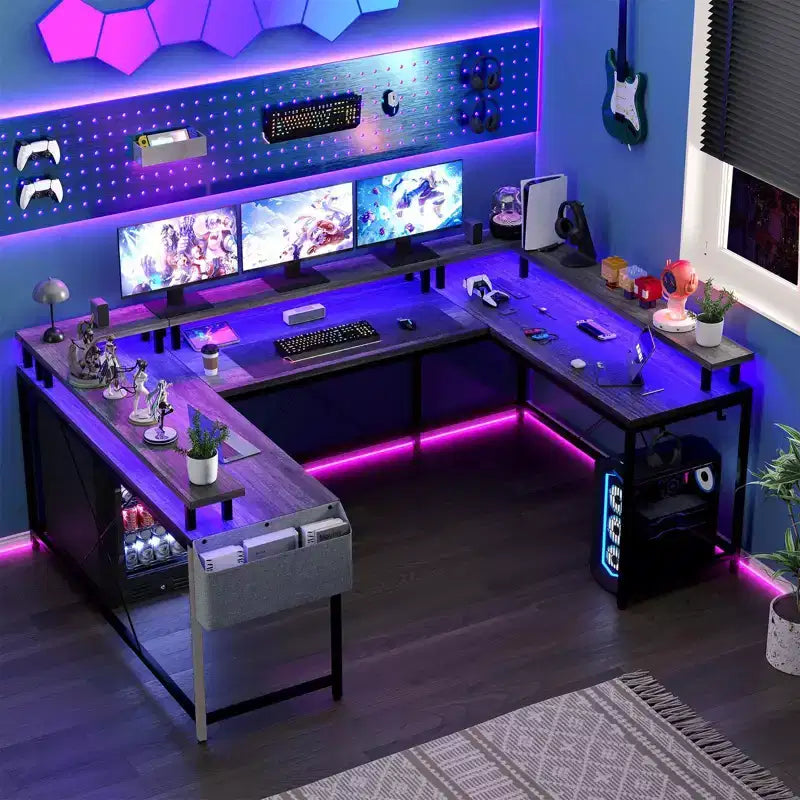 Bureau de jeu en L avec multiprise et lumières LED, bureau d'ordinateur réversible en U avec support d'écran, grande station de travail d'angle