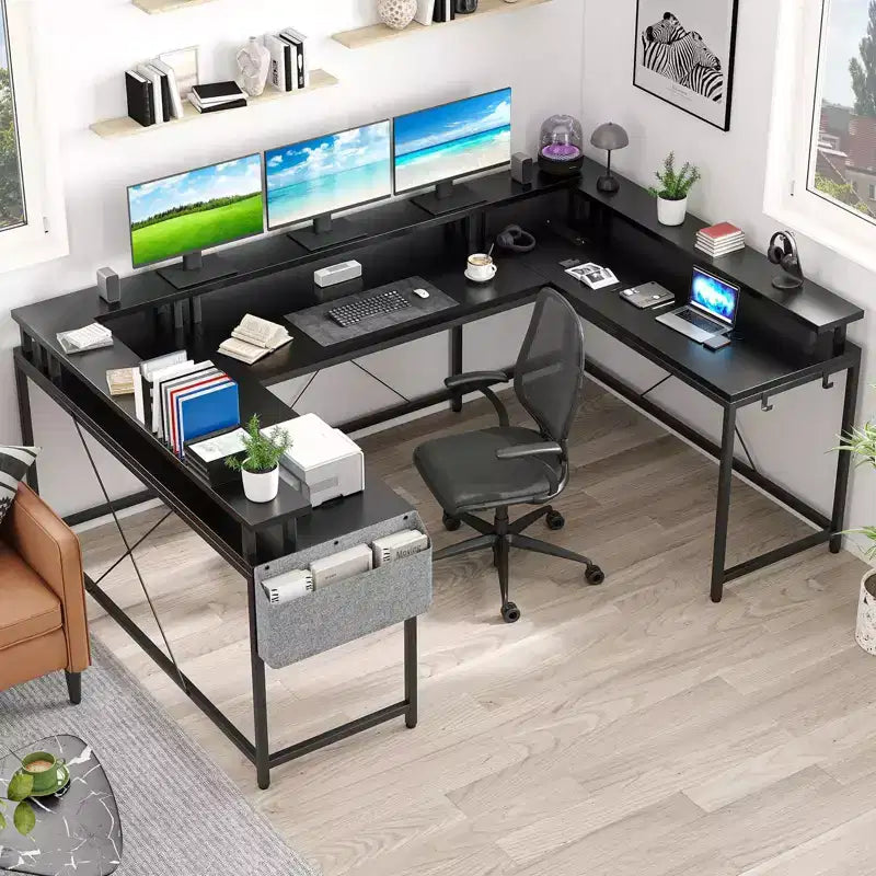 Bureau de jeu en L avec multiprise et lumières LED, bureau d'ordinateur réversible en U avec support d'écran, grande station de travail d'angle