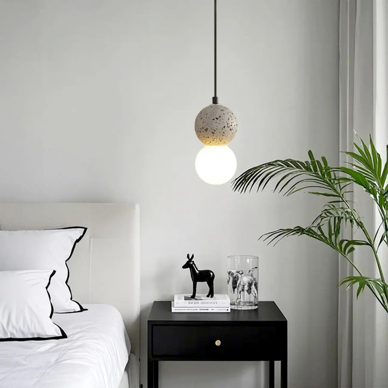 Suspension en verre opale perlé pour décoration intérieure contemporaine