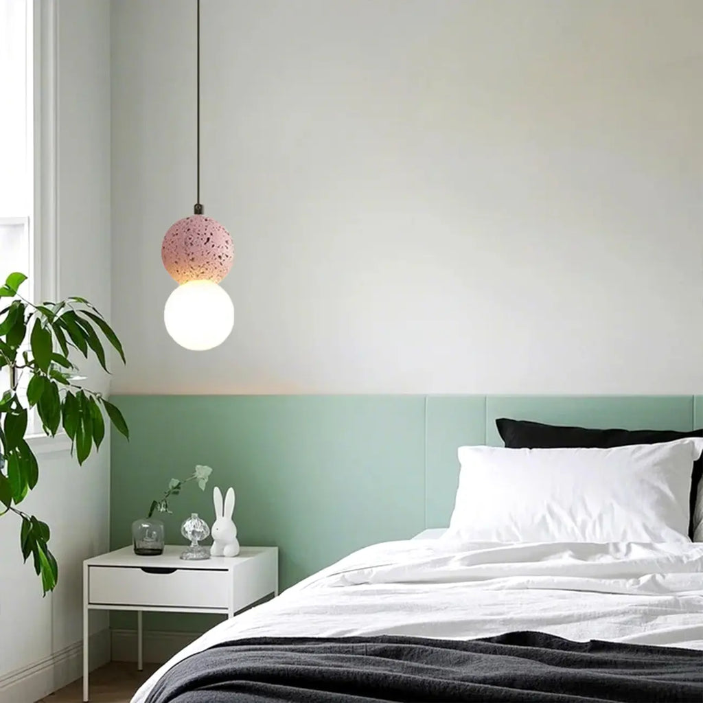 Suspension en verre opale perlé pour décoration intérieure contemporaine