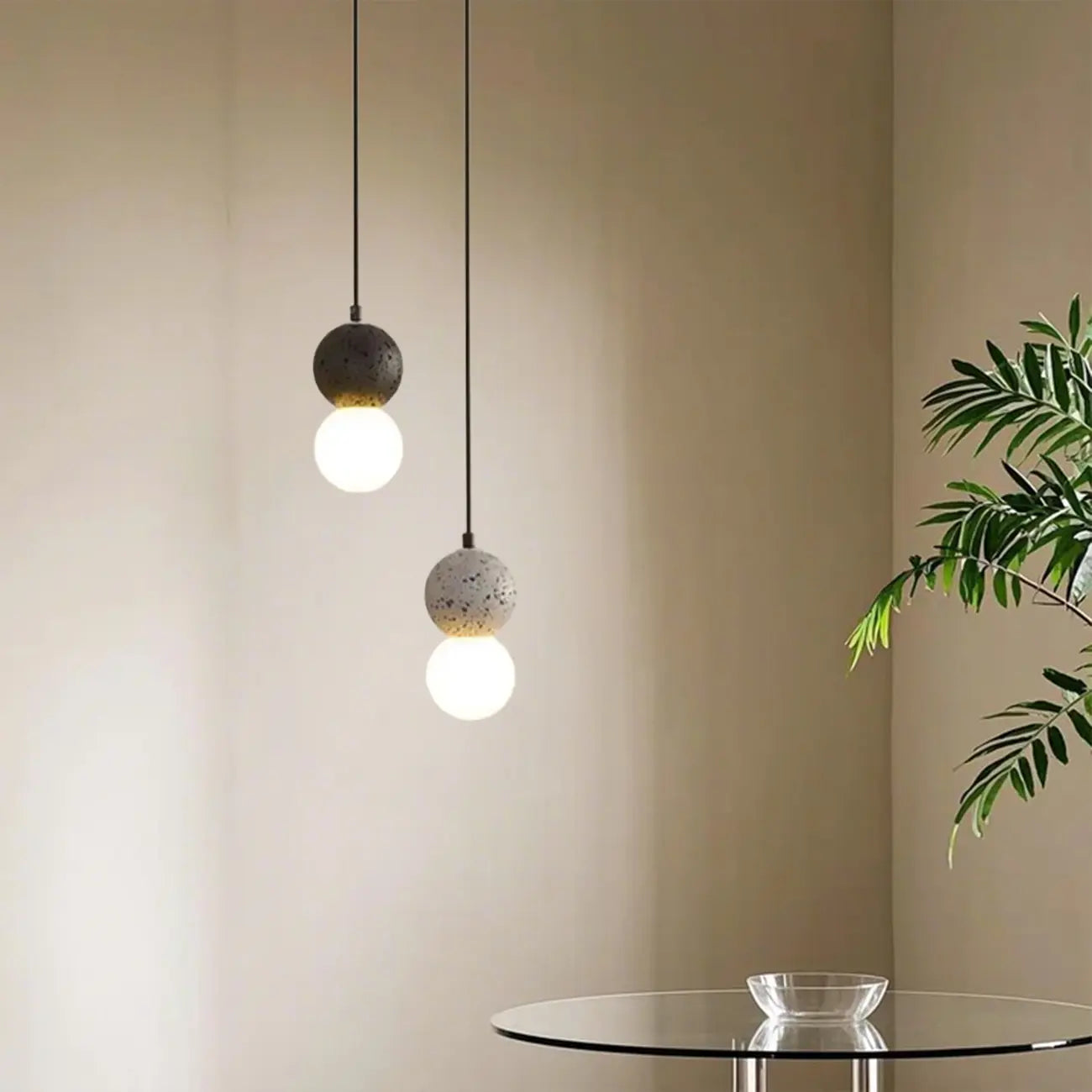 Suspension en verre opale perlé pour décoration intérieure contemporaine