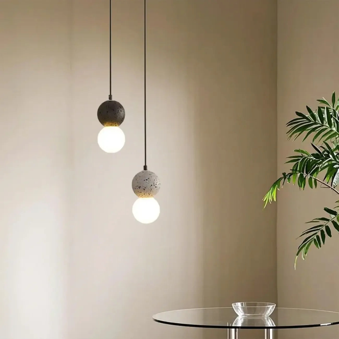 Suspension en verre opale perlé pour décoration intérieure contemporaine