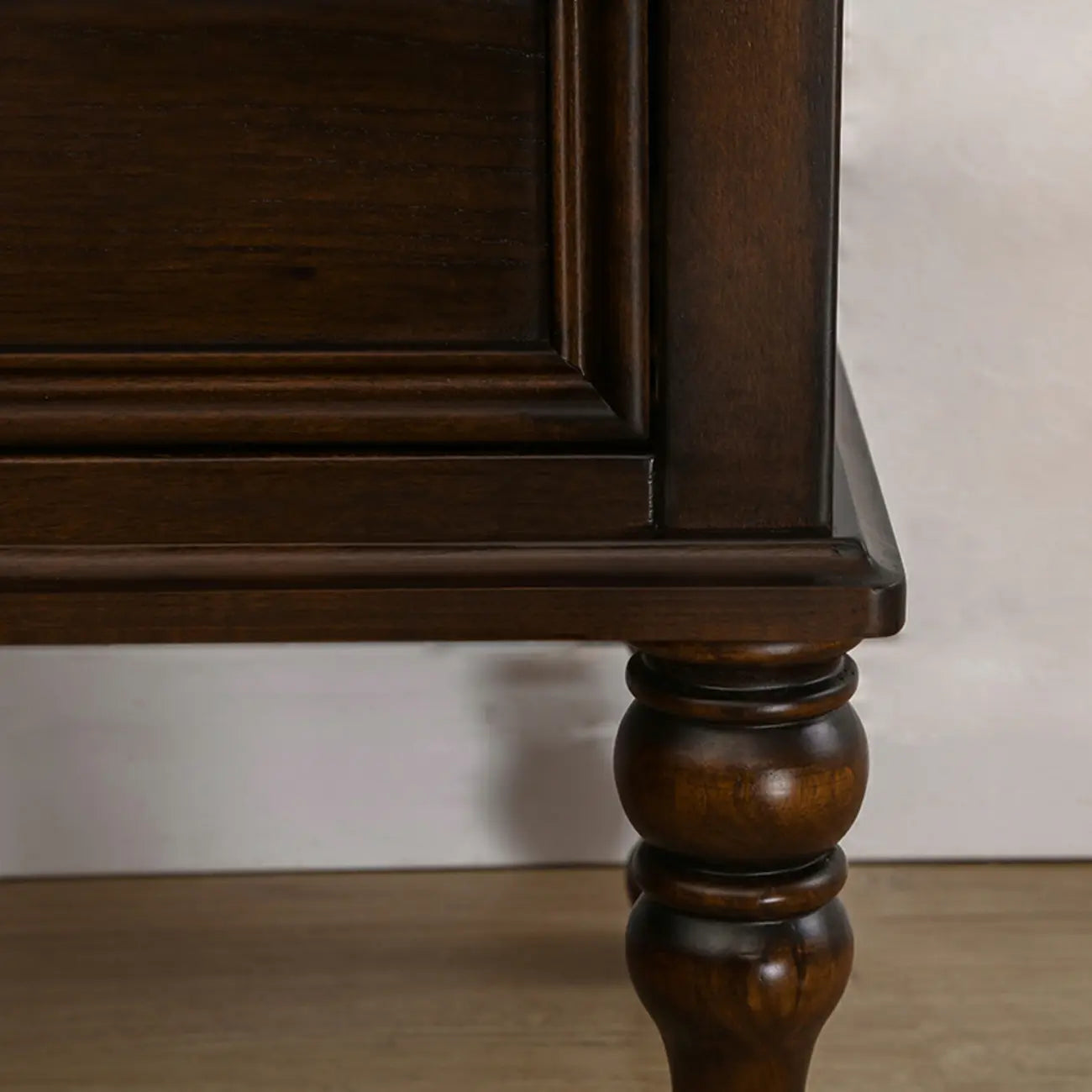 Table de chevet standard classique en bois brun expresso à 2 tiroirs