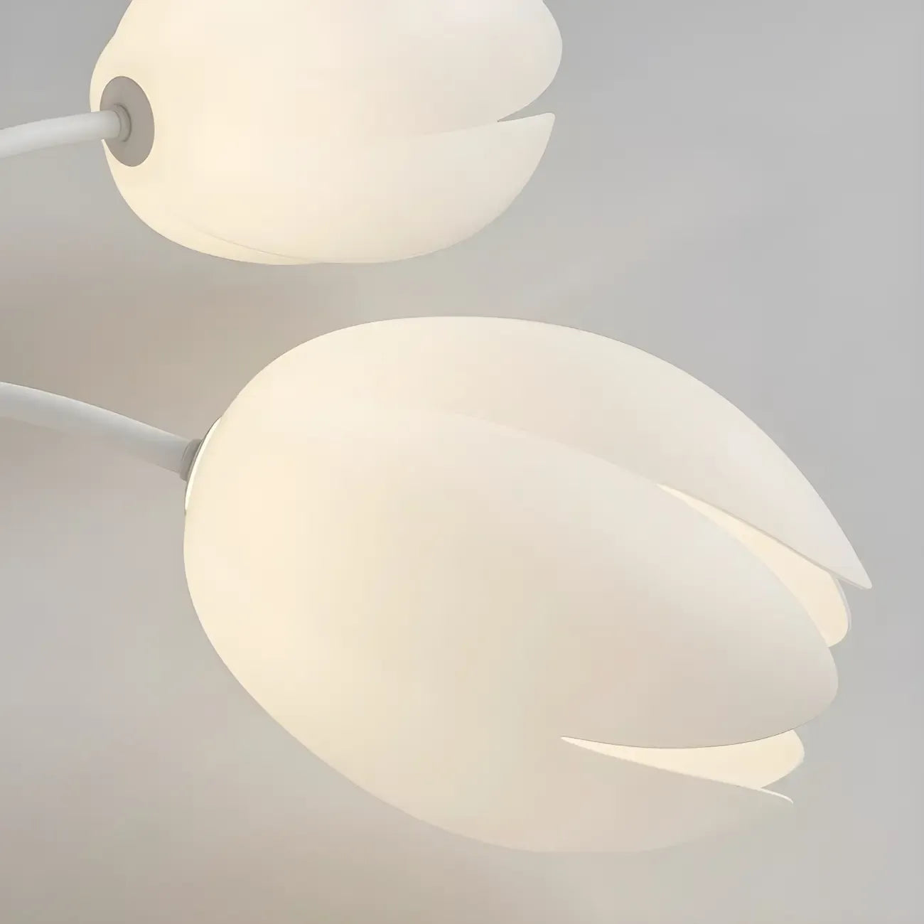 Plafonnier semi-encastré minimaliste en résine blanche à motif floral