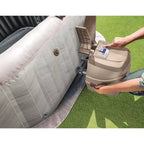 Intex: PureSpa: Chevron Deluxe - 6 places - Crème Spa gonflable d'extérieur, système à eau salée, 140 jets à bulles, couverture et tapis de sol, 77x77x28