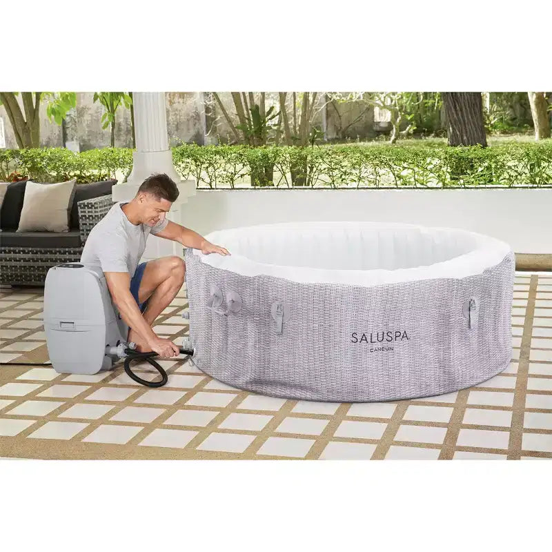Spa gonflable Bestway SaluSpa Cancun AirJet pour 2 à 4 personnes, bain à remous portable rond de 71 x 26 pouces pour l'extérieur avec 120 jets apaisants et couvercle, gris