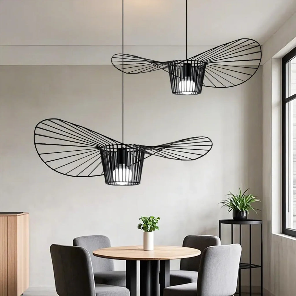 Suspension contemporaine au design linéaire ondulé en feuille de lotus, style chapeau.