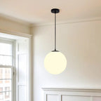 Suspension moderne en verre blanc avec globe