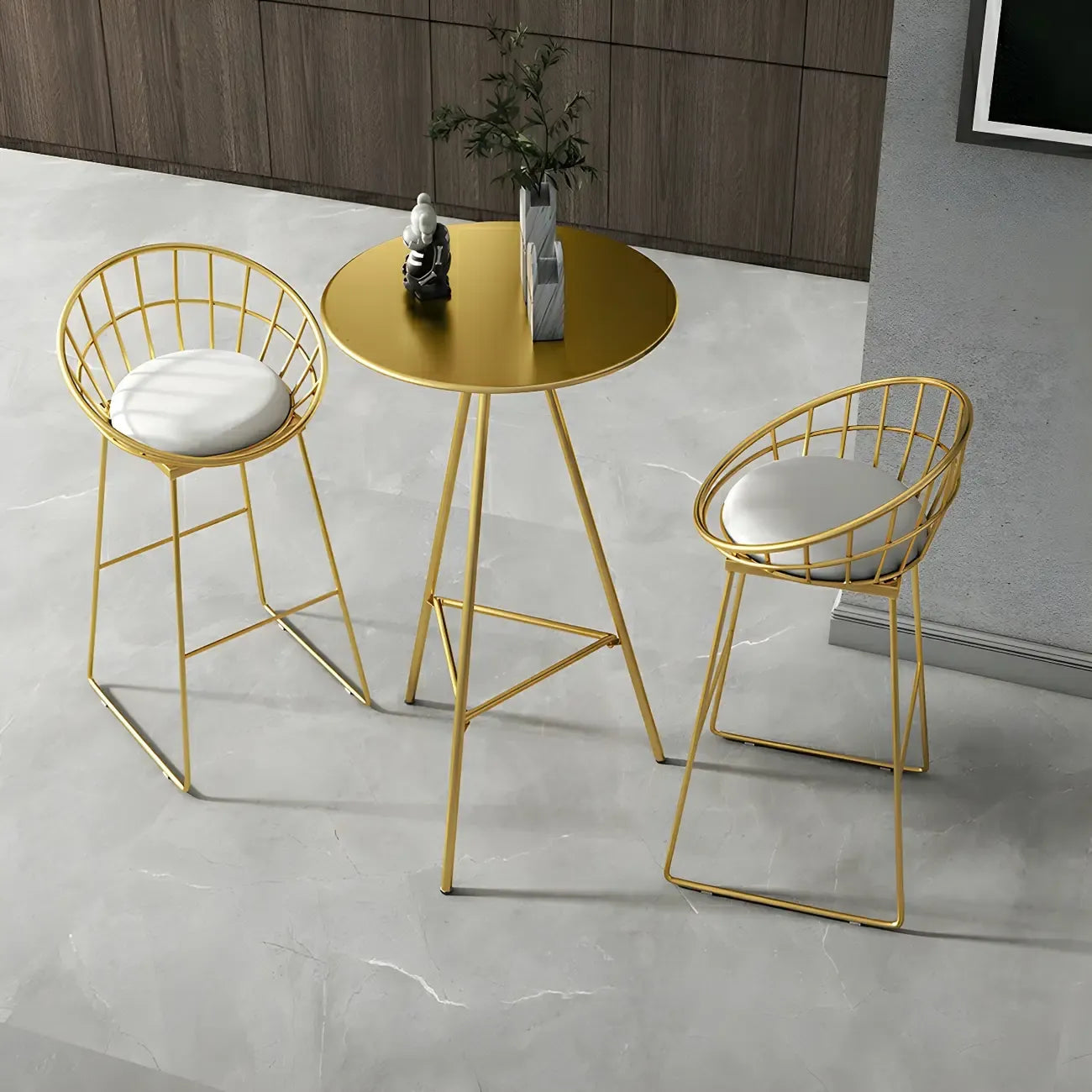 Tables de bar tripodes rondes en métal doré, style glamour moderne