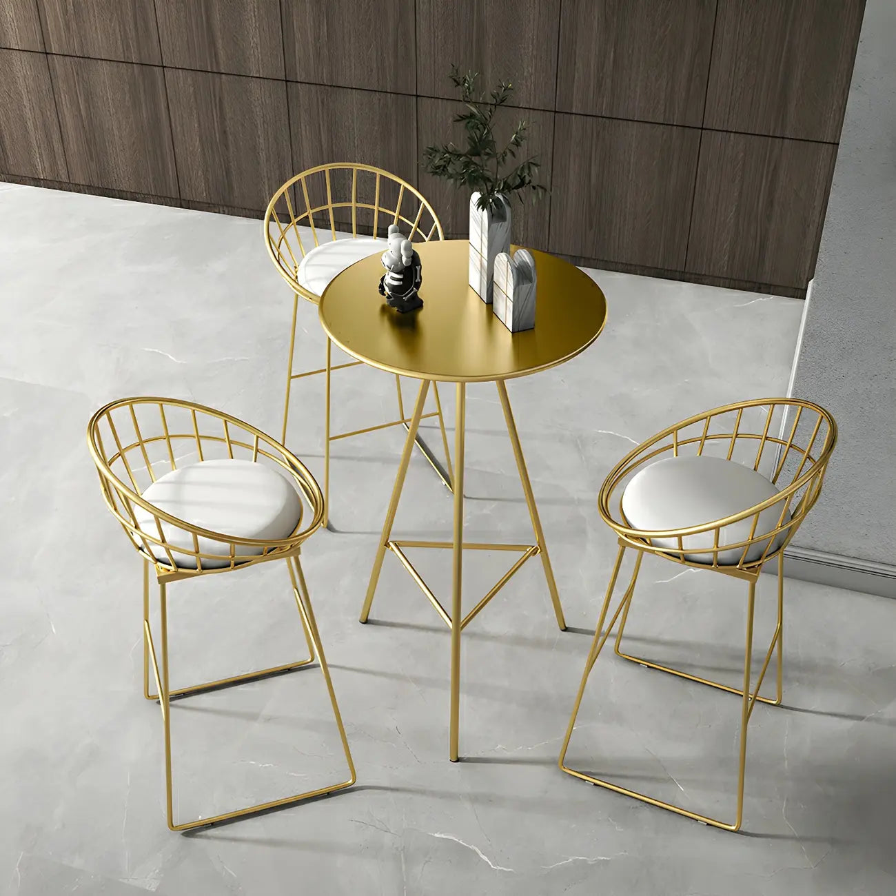 Tables de bar tripodes rondes en métal doré, style glamour moderne